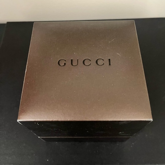 Gucci Silver and Cream Watch - Picture 8 of 8